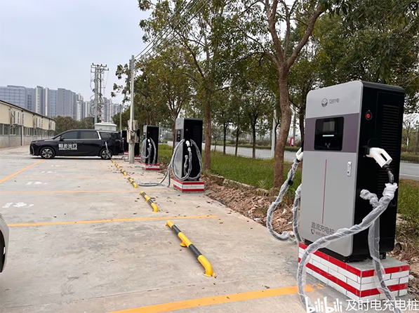 1742373770139495.jpg 44.jpg